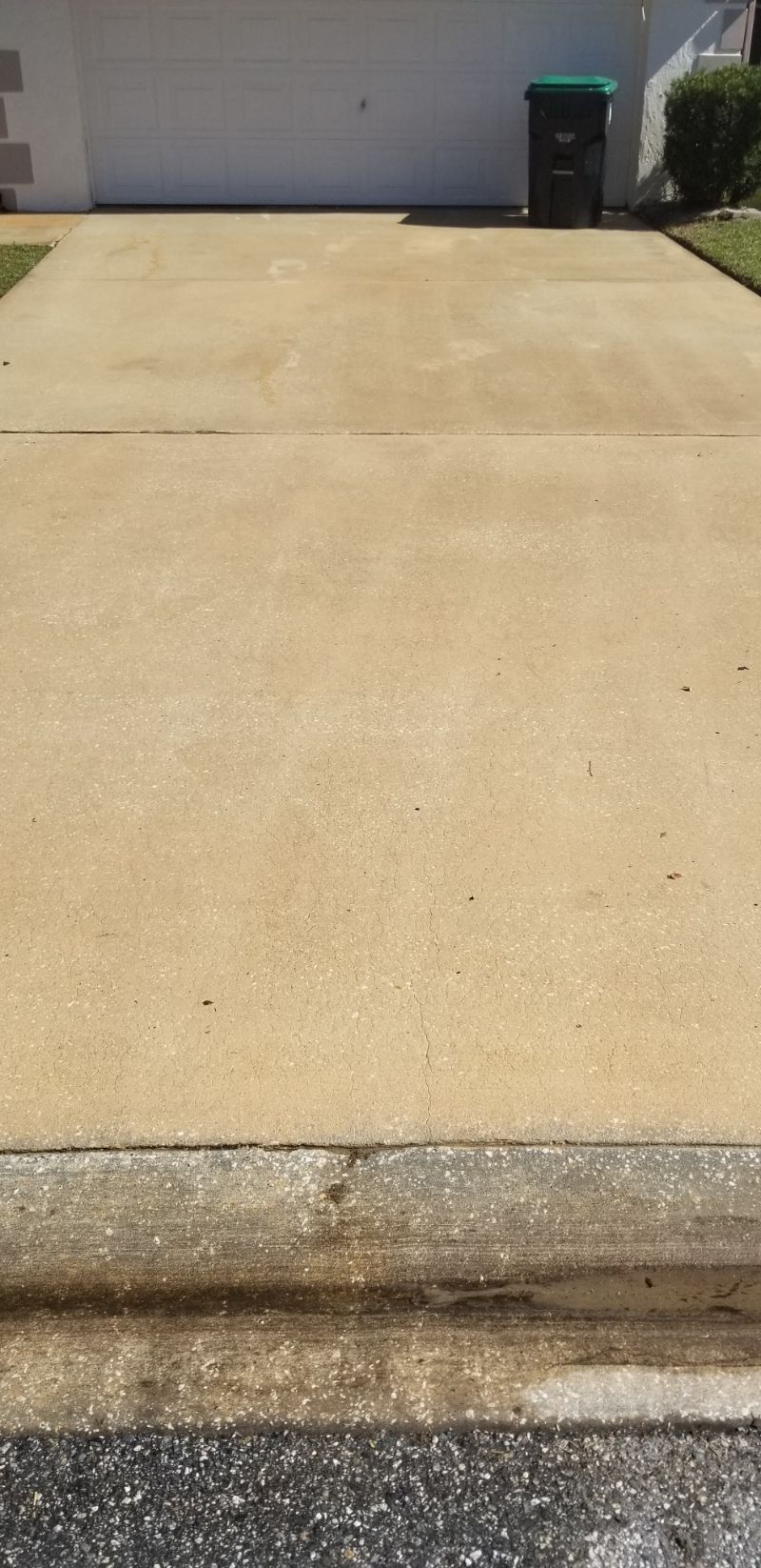 Concrete Driveway Cleaning in Orlando, FL